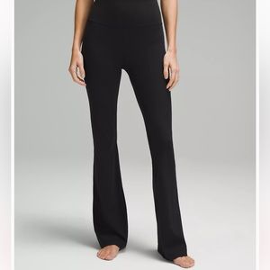 Groove Super-High-Rise Flared Pant